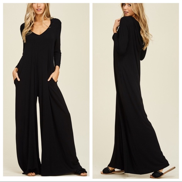 ✨LAST ONE ✨Wide leg hooded black jumpsuit - Picture 2 of 7